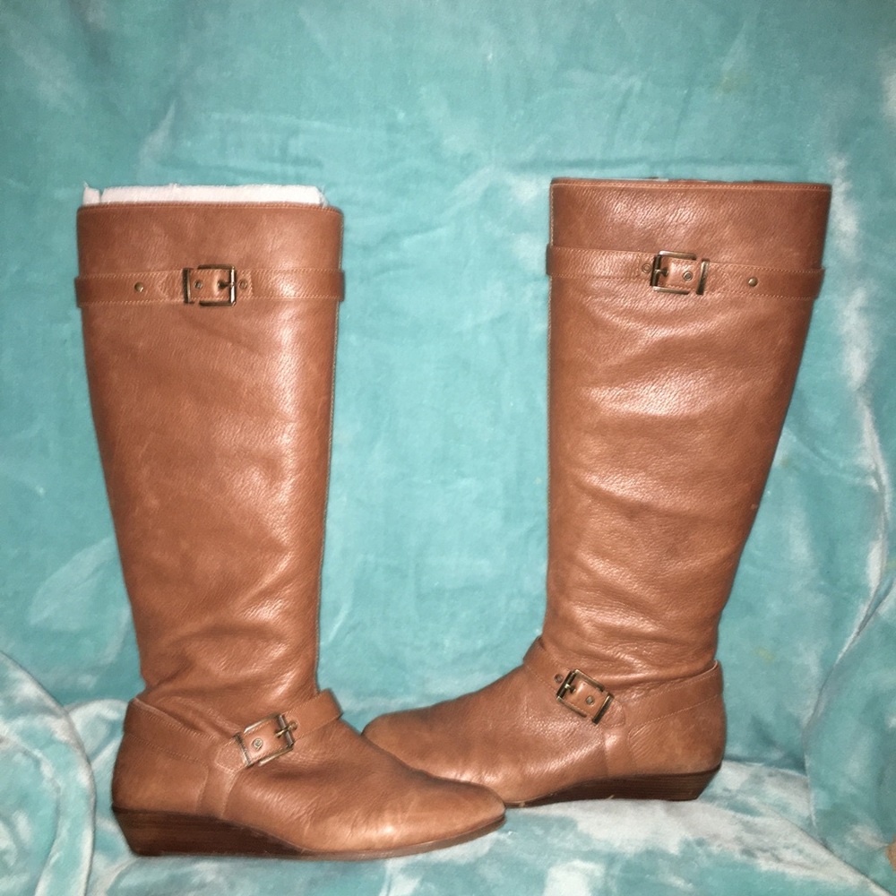 Arturo Chiang 8 1/2 women’s calf high boots.